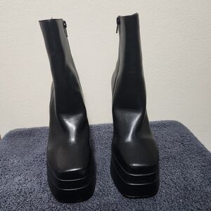 Olivia Ferragamo Womens Black High Heel Boots Size 7.5